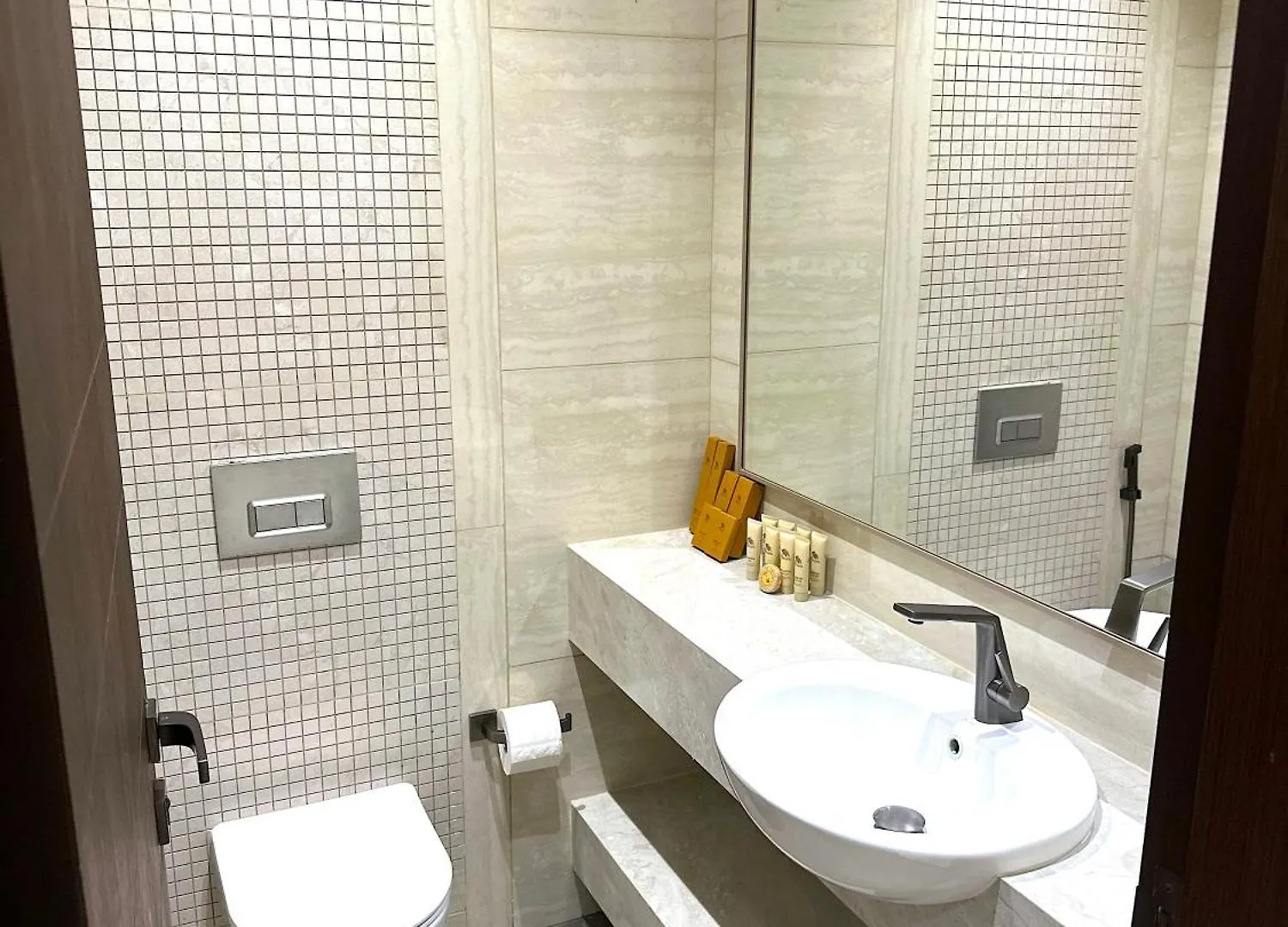 Amazing Luxury 2 Bd In Business Bay Apartment Dubai